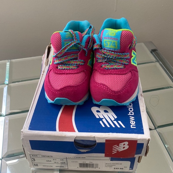 New Balance 574 Toddler Sz. 3 - Picture 2 of 4
